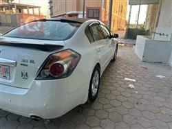 نيسان ألتيما